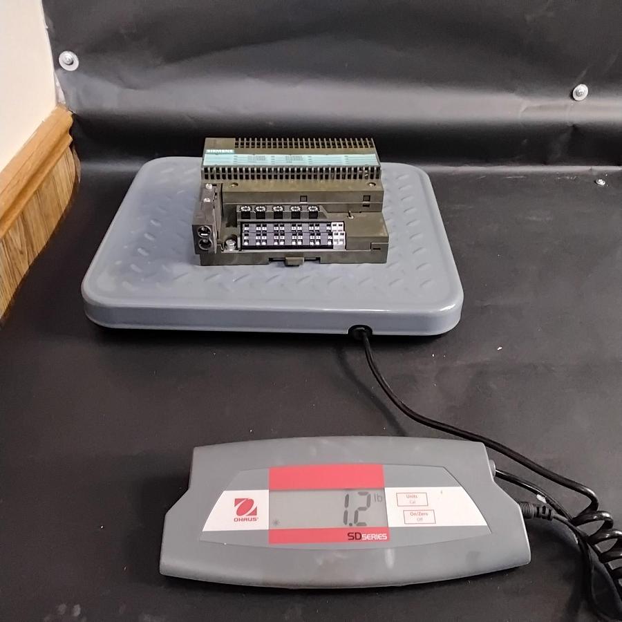 Used SIEMENS ET200B-4AI CONTROLLER MODULE ($50 OBO)