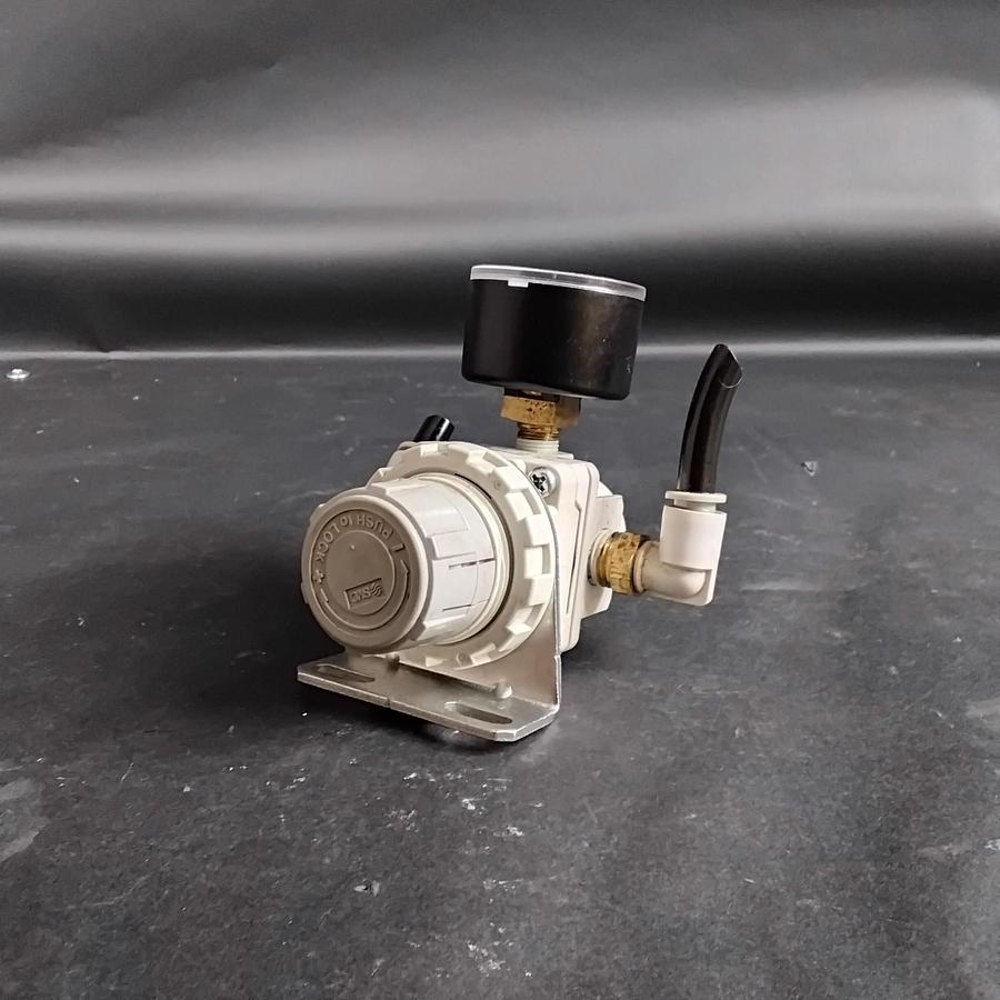 Used SMC AR20-02B-1-A PNEUMATIC REGULATOR ($20 OBO)