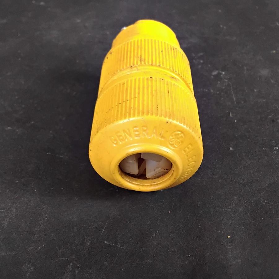 Used GENERAL ELECTRIC 5-15R LOCKING PLUG ($14 OBO)