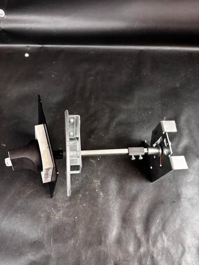 Used SIEMENS BUC9400 INTERLOCKING KIT W/ 3VL9400-3HE01 ROTARY ($150 OBO)