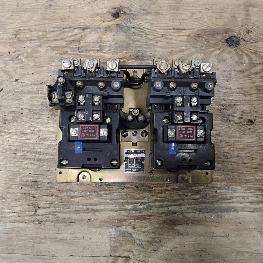 Used ALLEN BRADLEY SIZE 1 705-BAD SER L DOUBLE-POLE REVERSING STARTER
