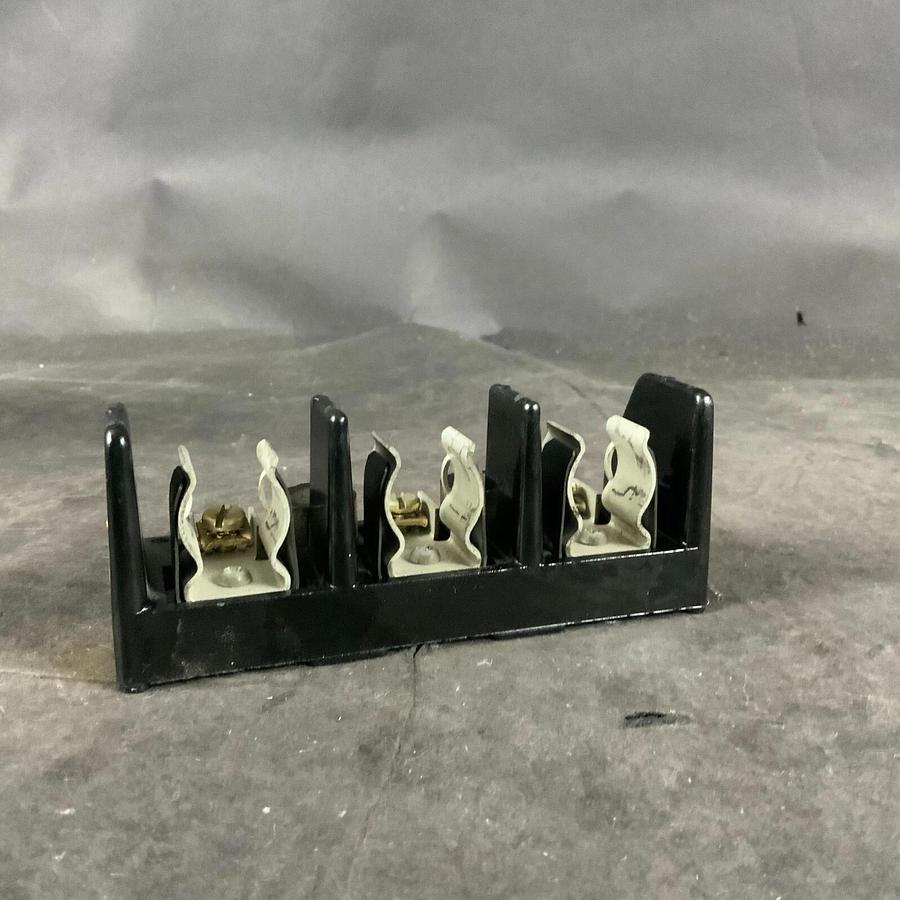 Used BUSSMANN 11241-3PR FUSE HOLDER ($12 OBO)