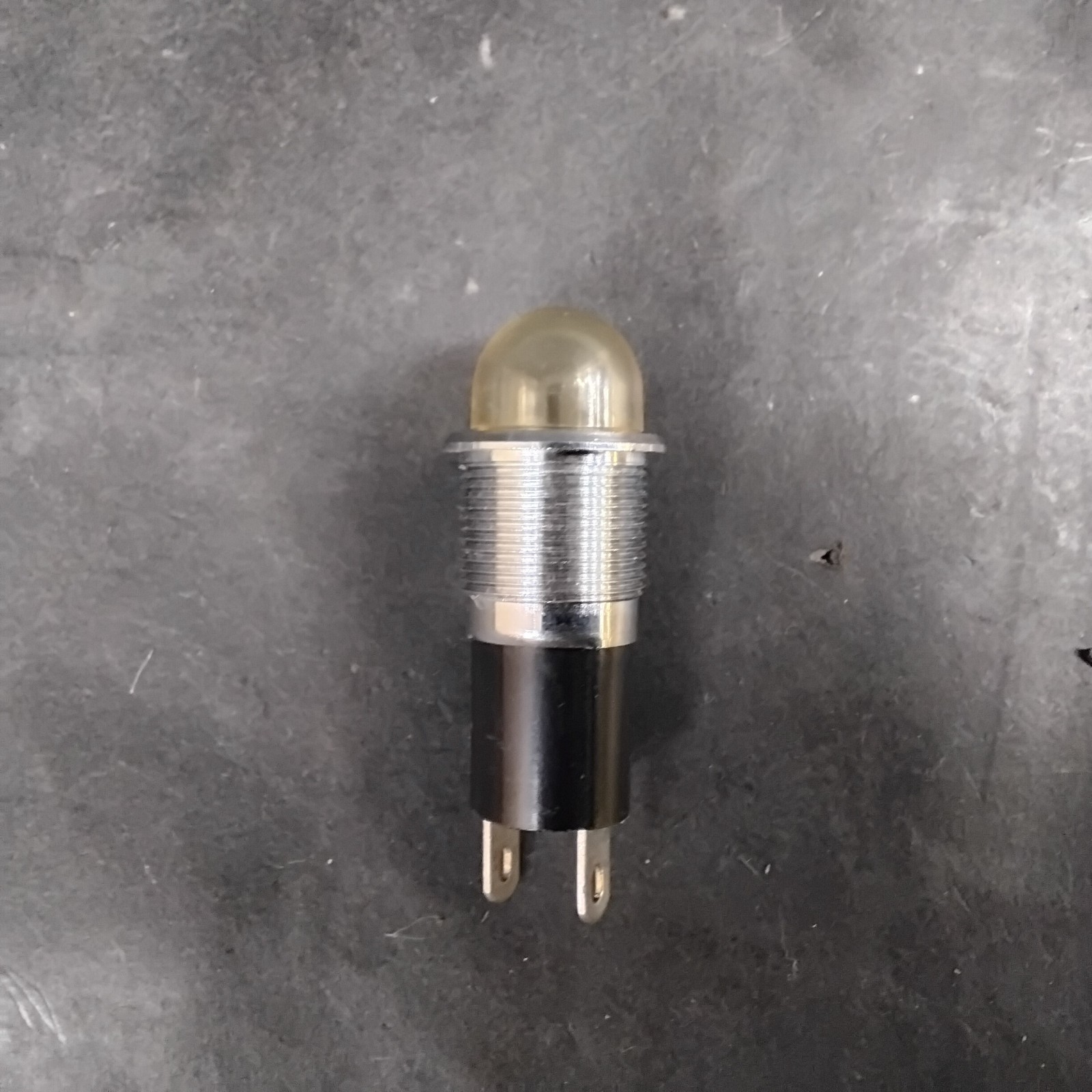 Used DIALCO 75W INDICATOR LIGHT ($5 OBO)