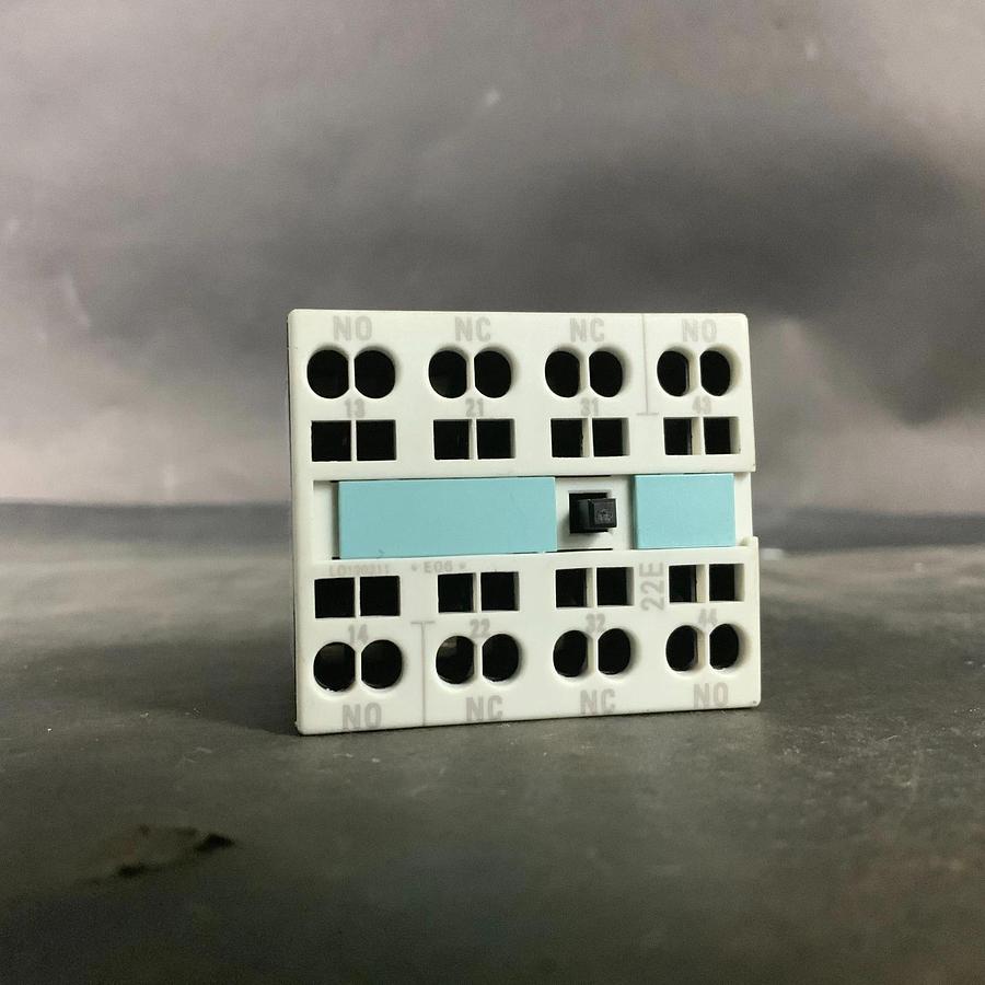 Used SIEMENS 3RH1921-2HA22 AUXILIARY CONTACT ($20 OBO)