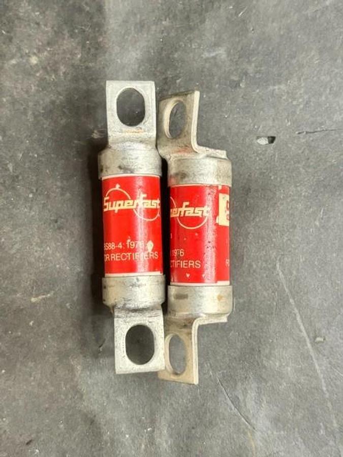 Used DORMAN BS88-4 SEMICONDUCTOR FUSES - GROUP OF 2