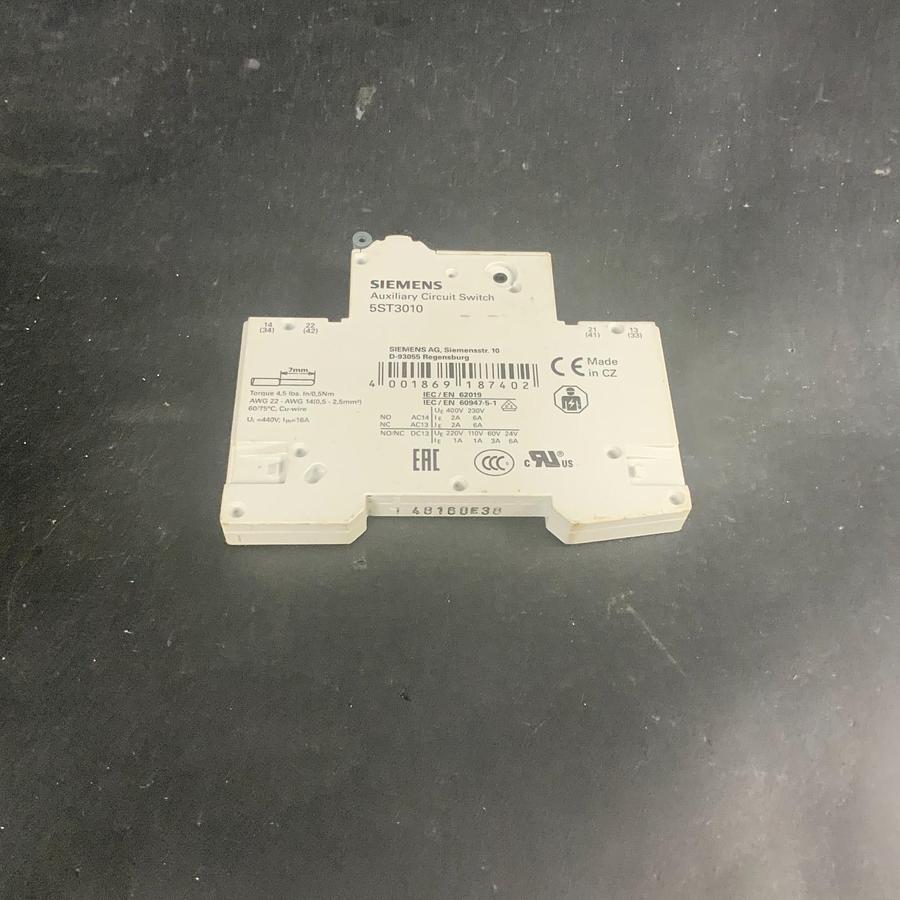 Used SIEMENS 5ST3010 AUXILIARY CIRCUIT SWITCH ($10 OBO)
