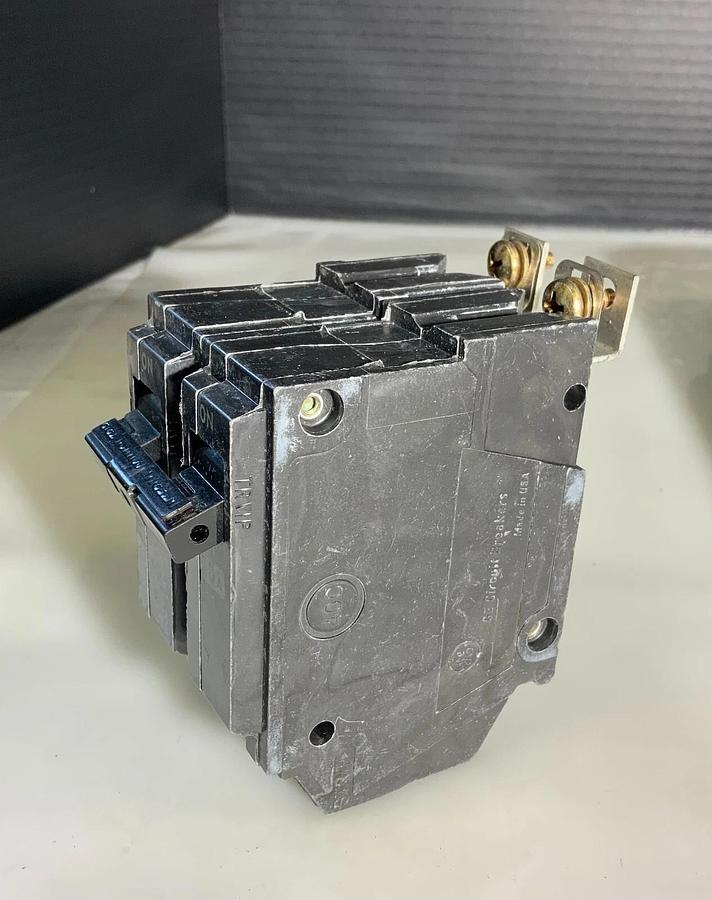 GENERAL ELECTRIC THBQ22020 (20AMP)  ($29.99/EACH  OBO)