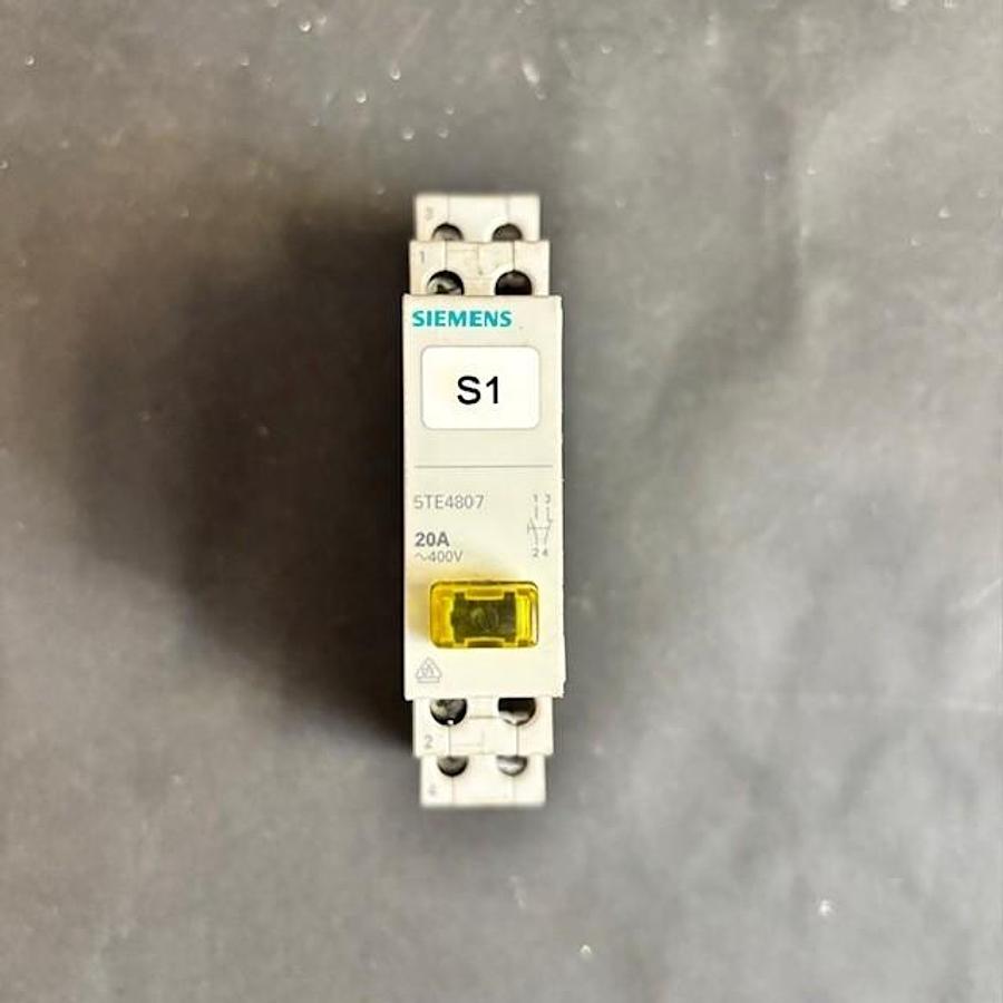 Used SIEMENS 5TE4807 AUXILIARY CONTACT
