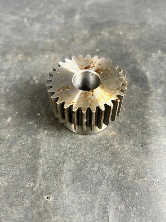 Used BOSTON GEAR YB28 METAL SPUR GEAR