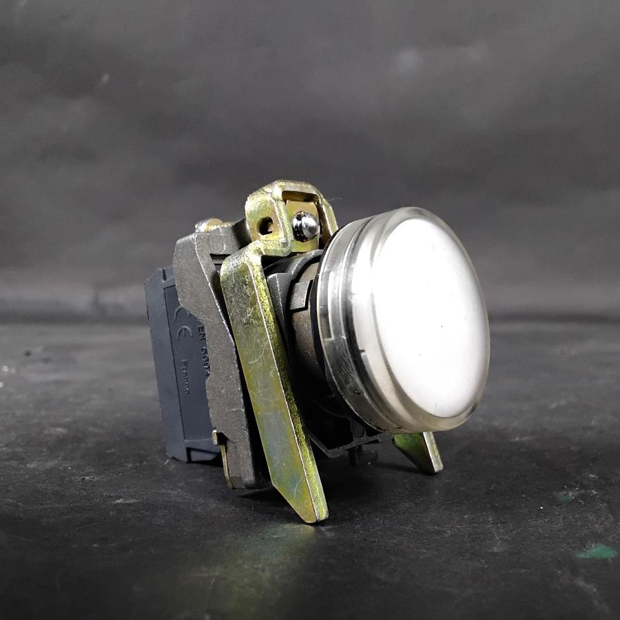 Used TELEMECANIQUE ZBV-B1 WHITE PILOT LIGHT ($17 OBO)