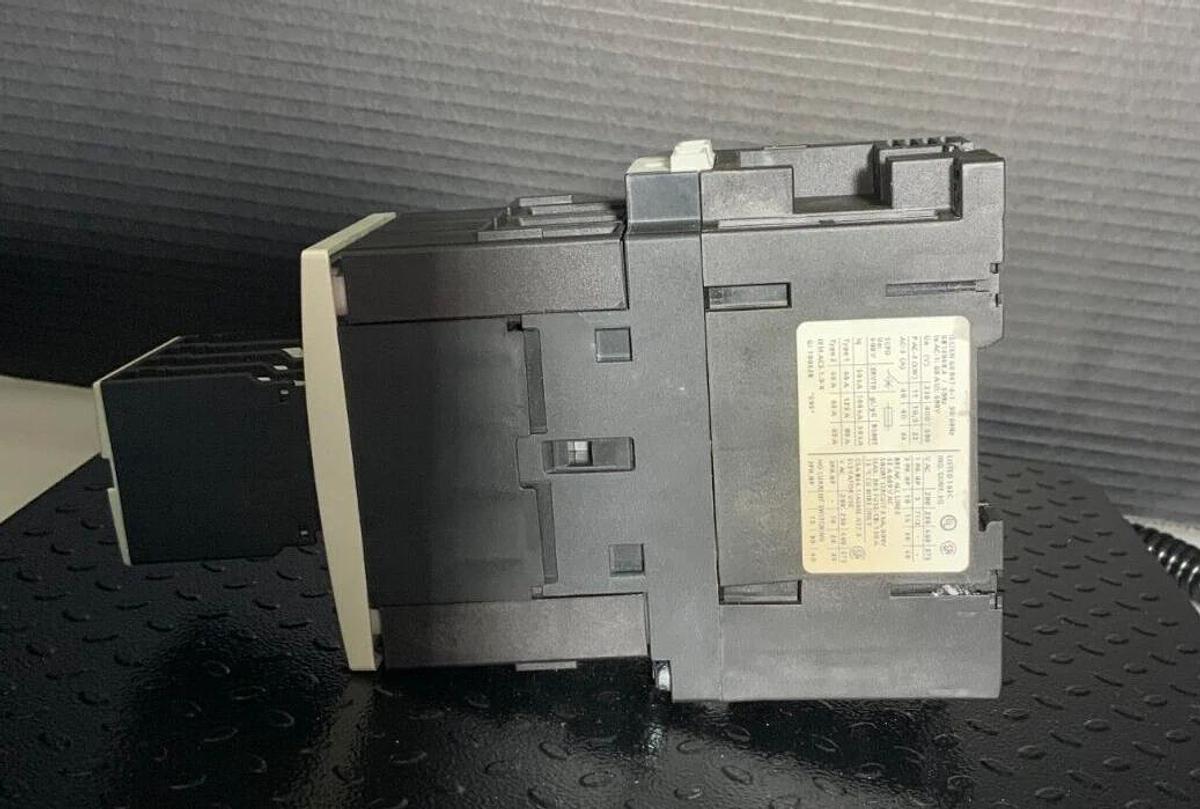 Used SIEMENS 3RT1035-1QB44-3MA0 ($19.99 OBO)