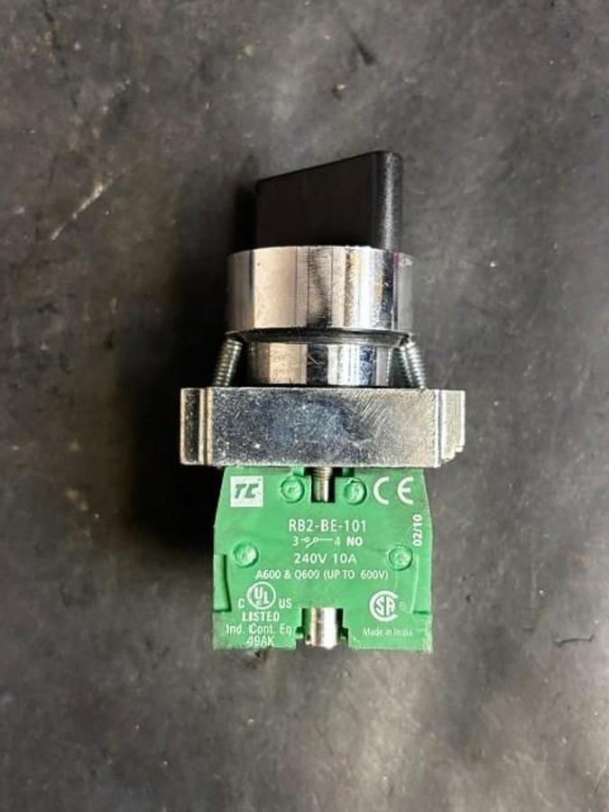 Used MCG RB2-BE-101 SELECTOR SWITCH ($15 OBO)