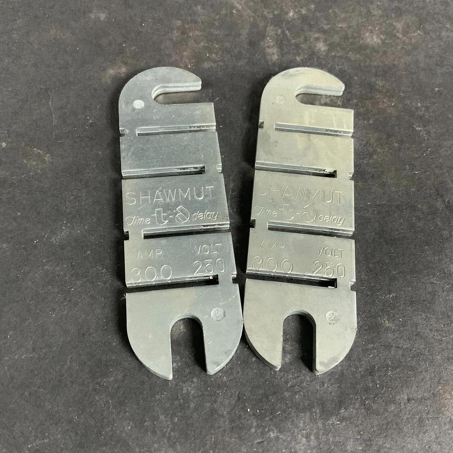 FERRAZ SHAWMUT RL-300 RENEWAL LINK FUSE - LOT OF 2 ($8)