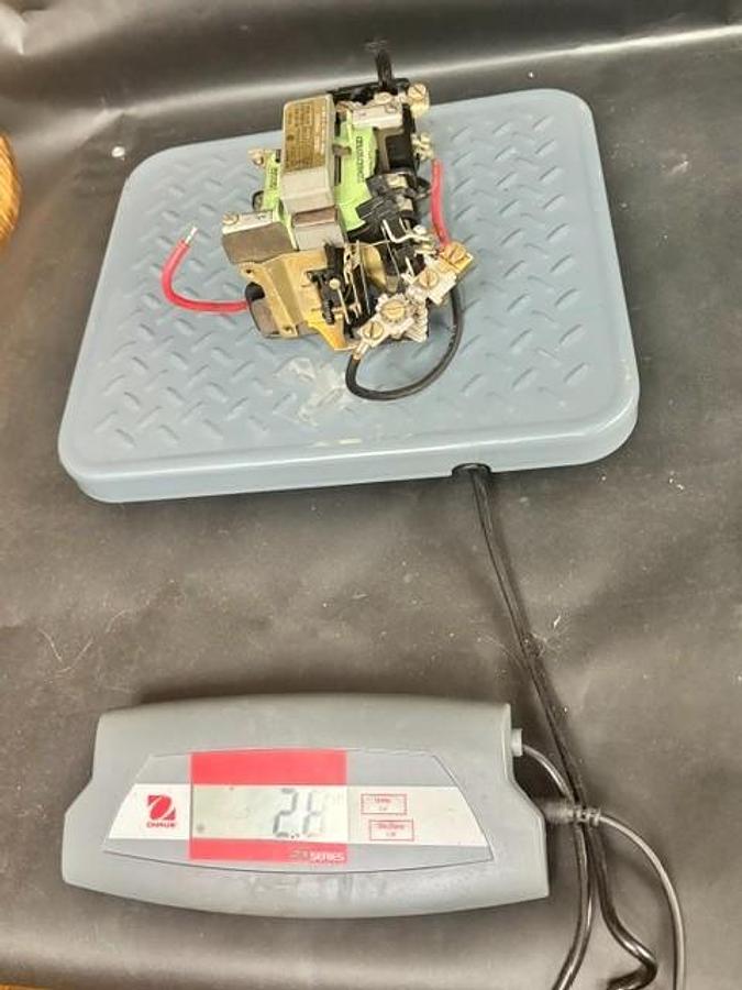 Used GENERAL ELECTRIC CR108C200DYA8 MOTOR STARTER
