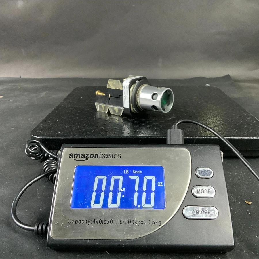 Used ALLEN BRADLEY 800T-FXQ10RA1 SER T GREEN PUSHBUTTON ($80 OBO)