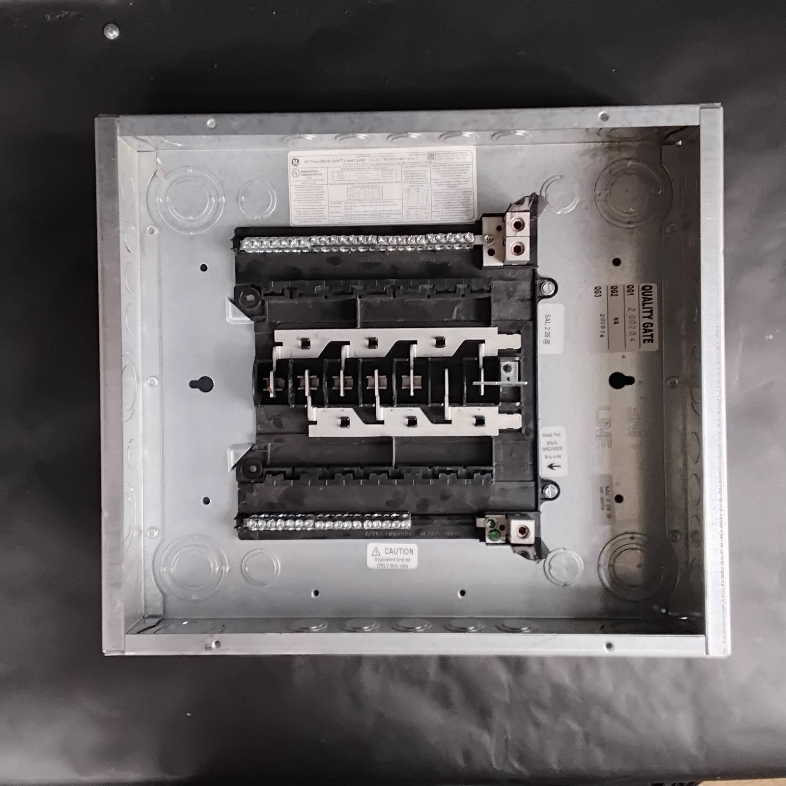 Used GENERAL ELECTRIC TM1210CCUBK1 MAIN CIRCUIT BREAKER INDOOR LOAD CENTER ($60 OBO)