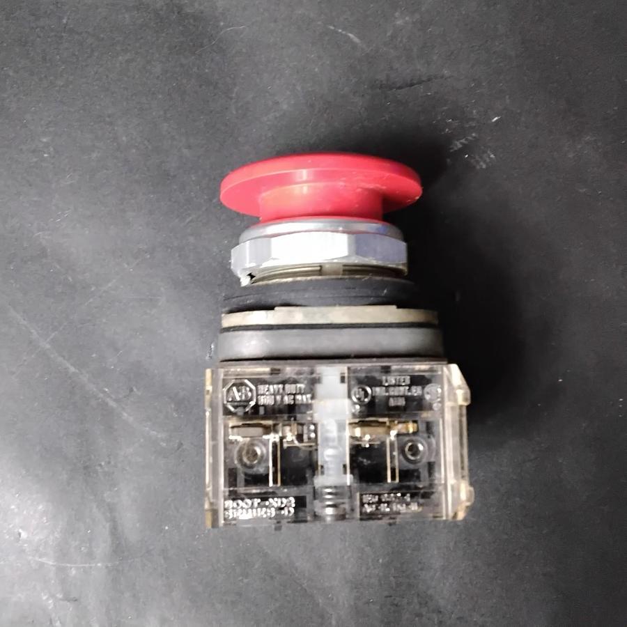 Used ALLEN-BRADLEY 800T-XD2 PUSHBUTTON ($25 OBO)