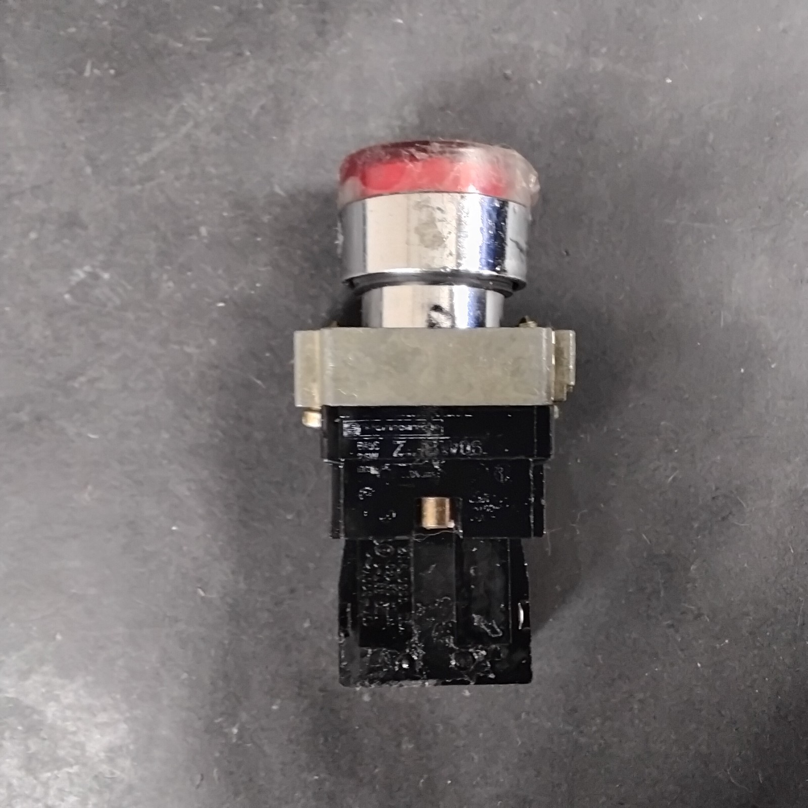 Used XB2-BW RED PUSHBUTTON SWITCH ($25 OBO)