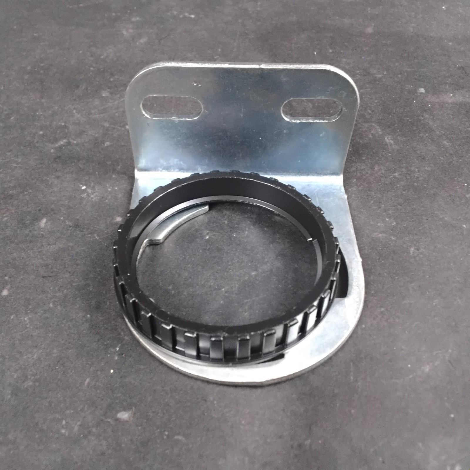 Used SPEEDAIRE 4ZK57 MOUNTING BRACKET ($8 OBO)