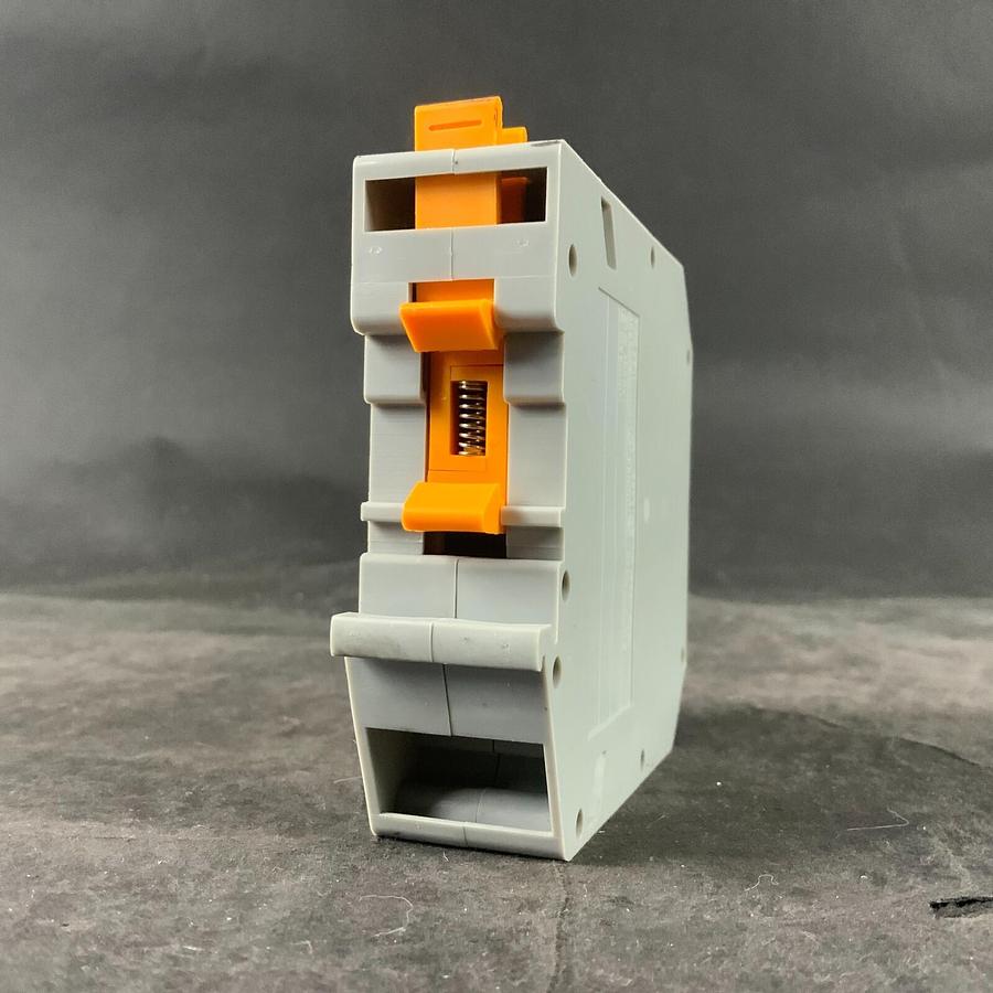 Used PHOENIX CONTACT UKH95 TERMINAL BLOCK ($15 OBO)