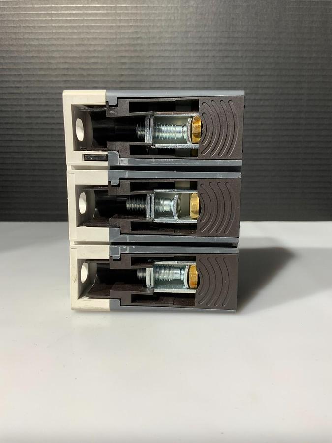 Used SIEMENS 3VL9205-7DC30 ($149.99 OBO)