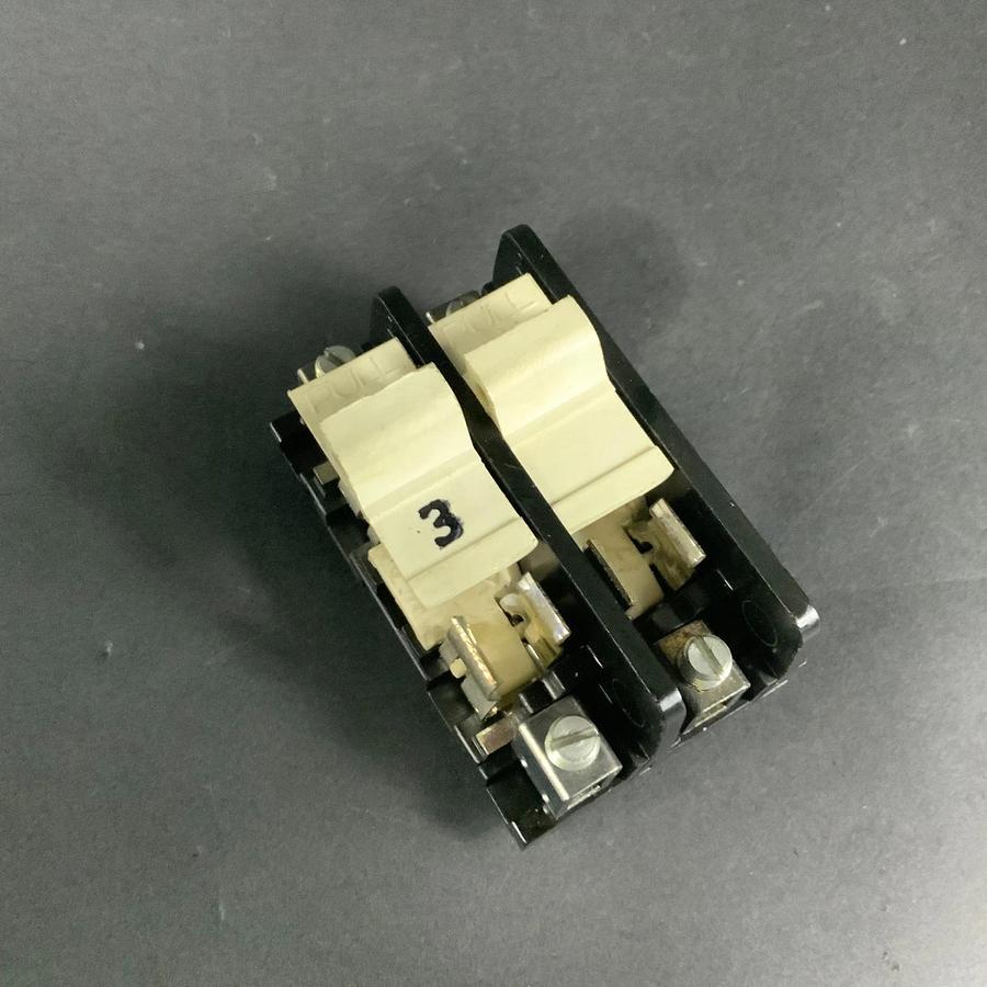 Used BUCHANAN 361.362 FUSE BLOCK HOLDER ($10 OBO)