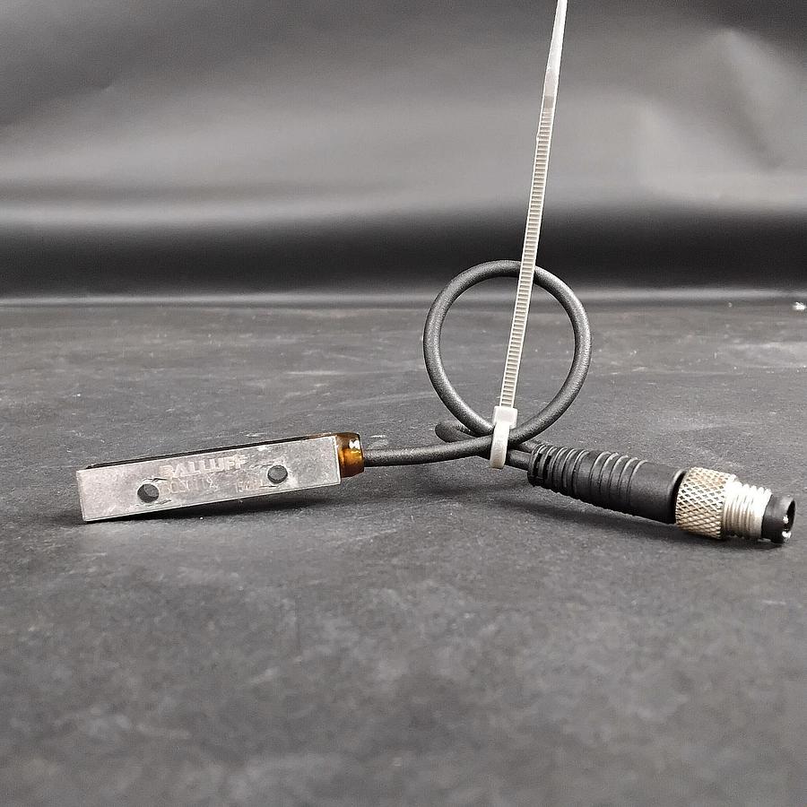 Used BALLUFF BOS Q08M-PS-KE21-00,2-S49 Photoelectric sensor  ($100 OBO)