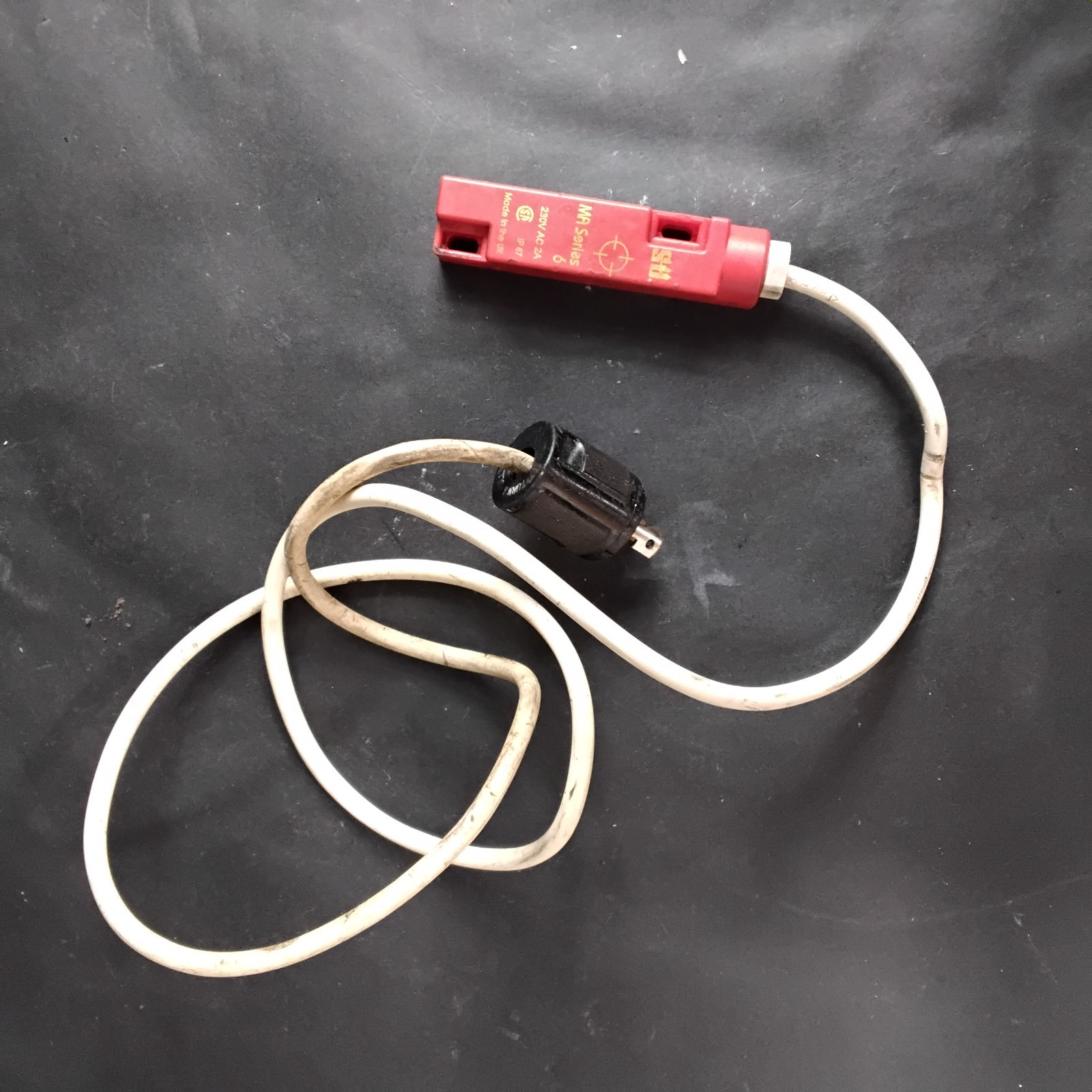 Used OMRON STI 44507-0080 SAFETY INTERLOCK SWITCH ($35 OBO)