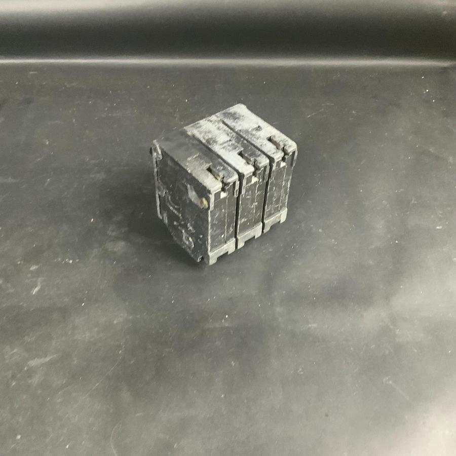 Used SIEMENS MP330 CIRCUIT BREAKER ($40 OBO)