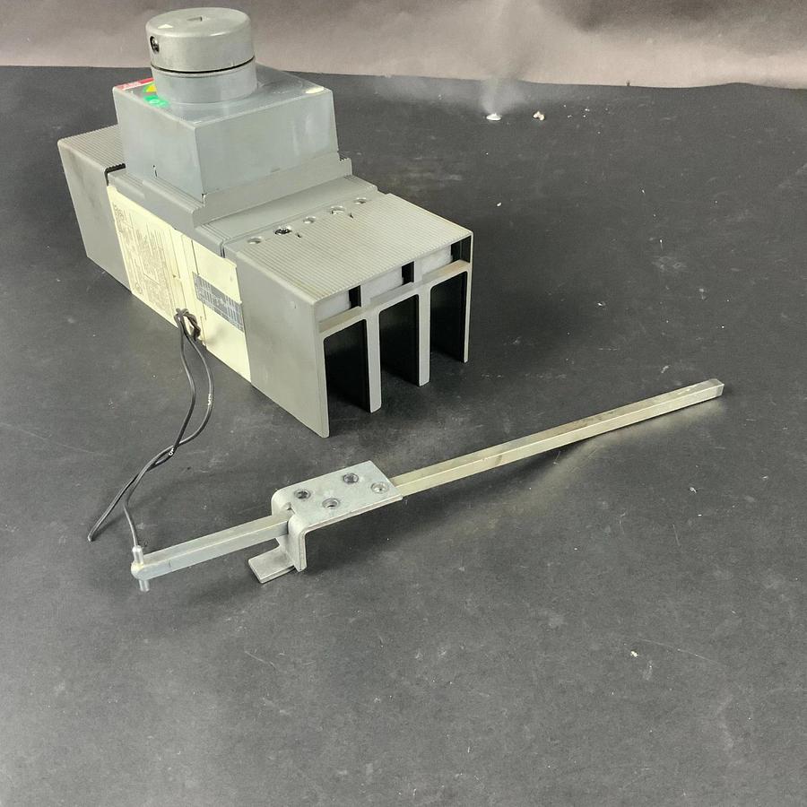 Used ABB TMAX T2H100 SWITCH CIRCUIT BREAKER ($60 OBO)