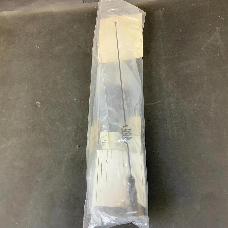 MAXRAD BMAX140DBMT ANTENNA W/ TRUCK LIP MOUNT ($40 OBO)