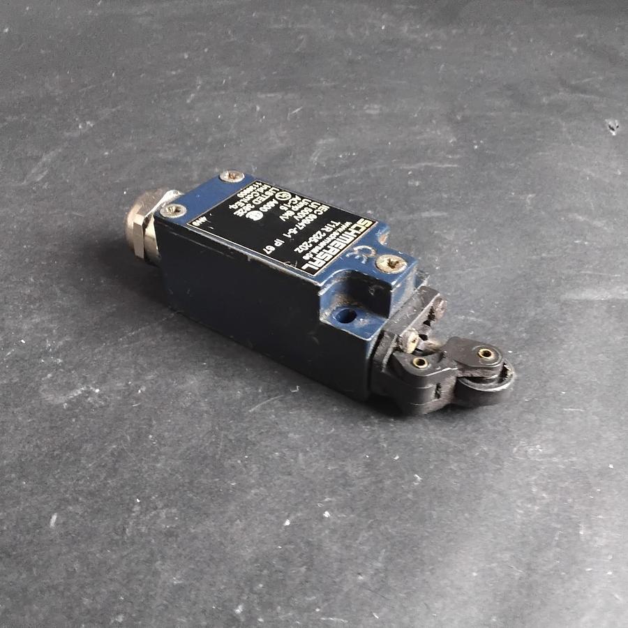 Used SCHMERSAL T1R 235-20Z LIMIT SWITCHES ($25 OBO)