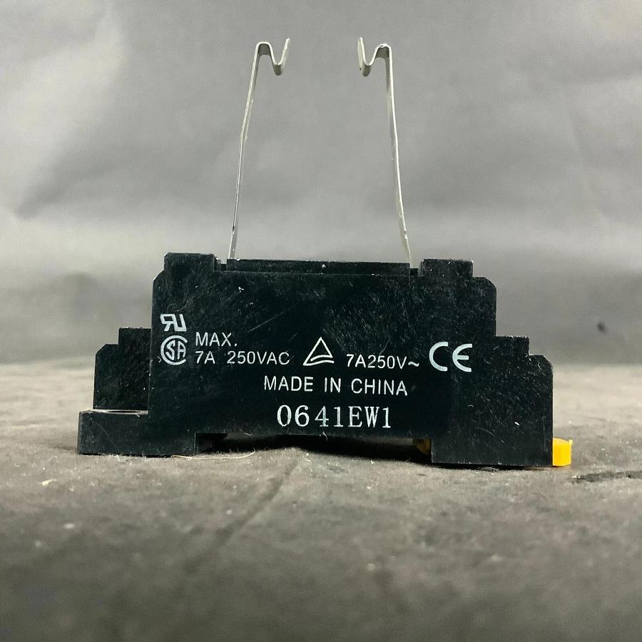 Used OMRON RELAY SOCKET 0641EW1 ($8 OBO)