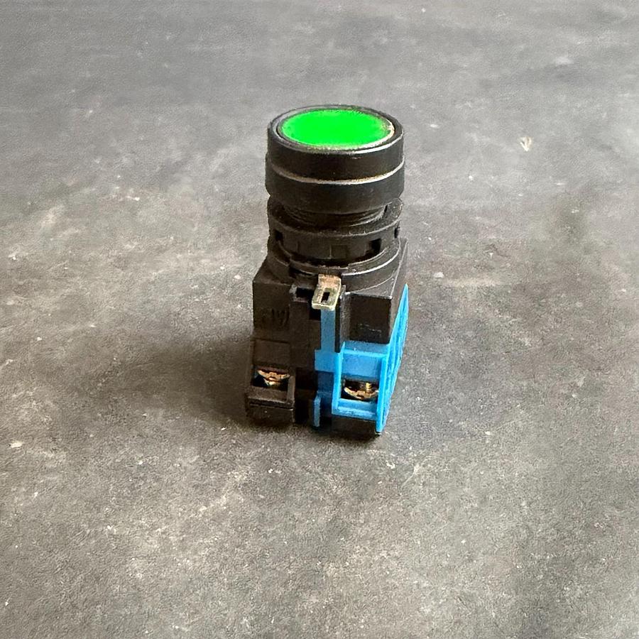 Used IDEC HW-GA1 GREEN PUSHBUTTON ($17 OBO)