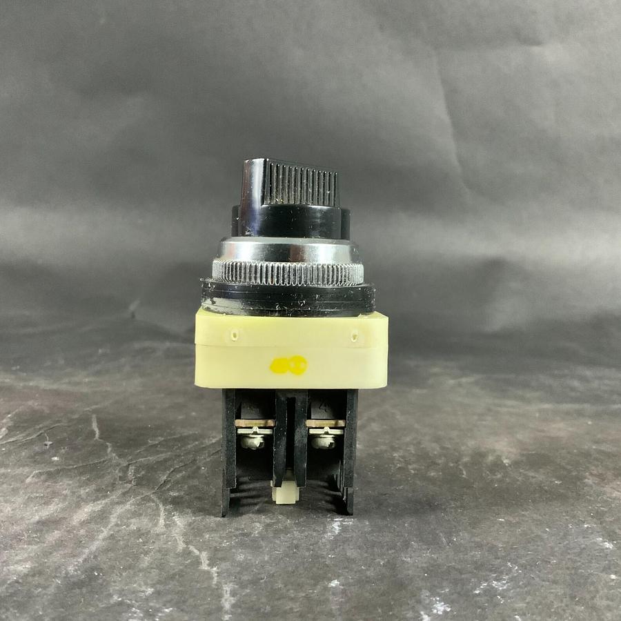Used FUJI AH30-P2 SELECTOR SWITCH ($15 OBO)