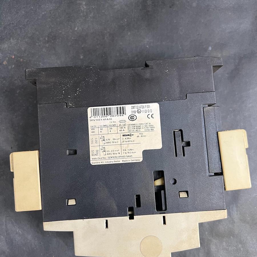 Used SIEMENS 3RV1031-4FA10 CIRCUIT BREAKER ($30 OBO)