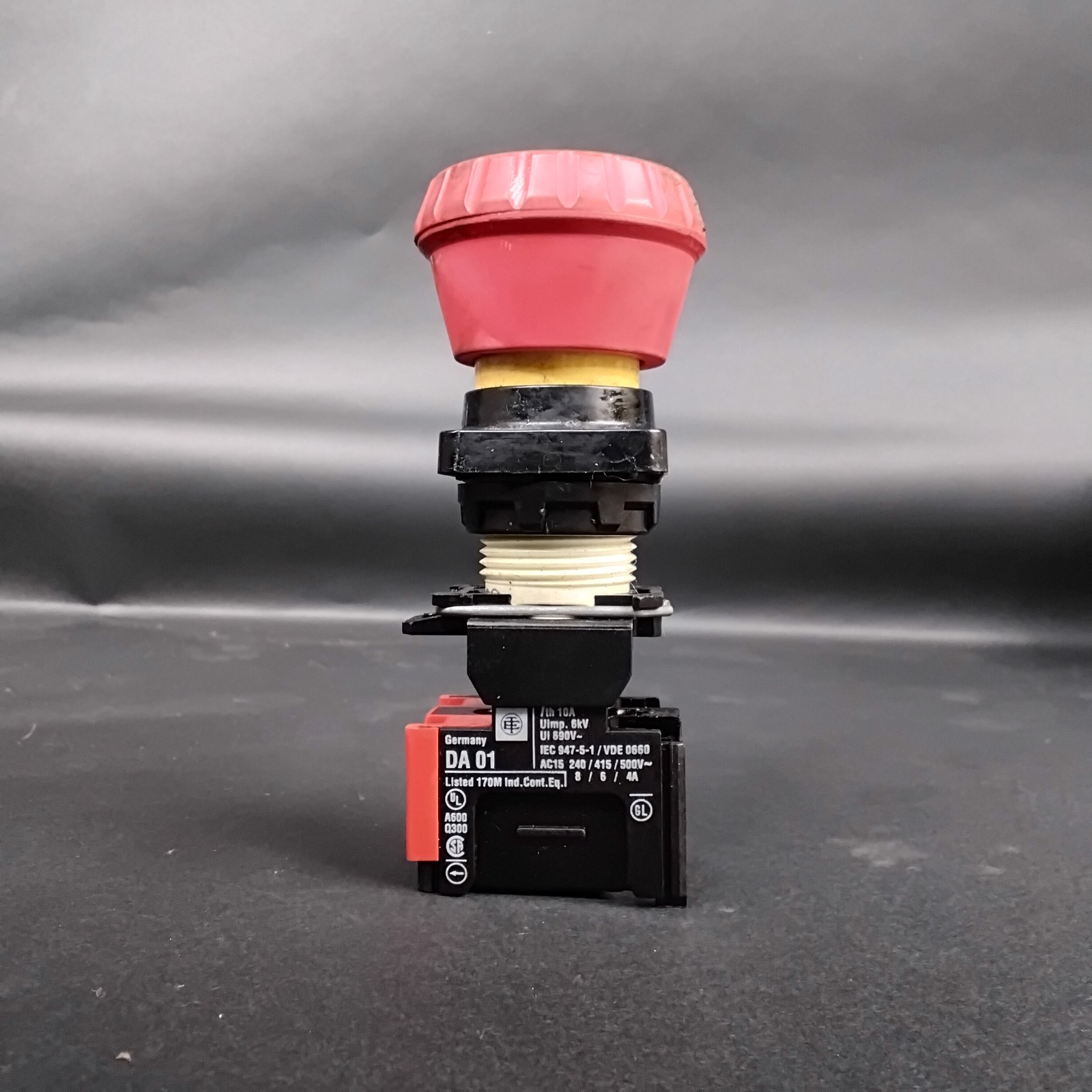 Used TELEMECANIQUE DA01 RED PUSHBUTTON ($15 OBO)