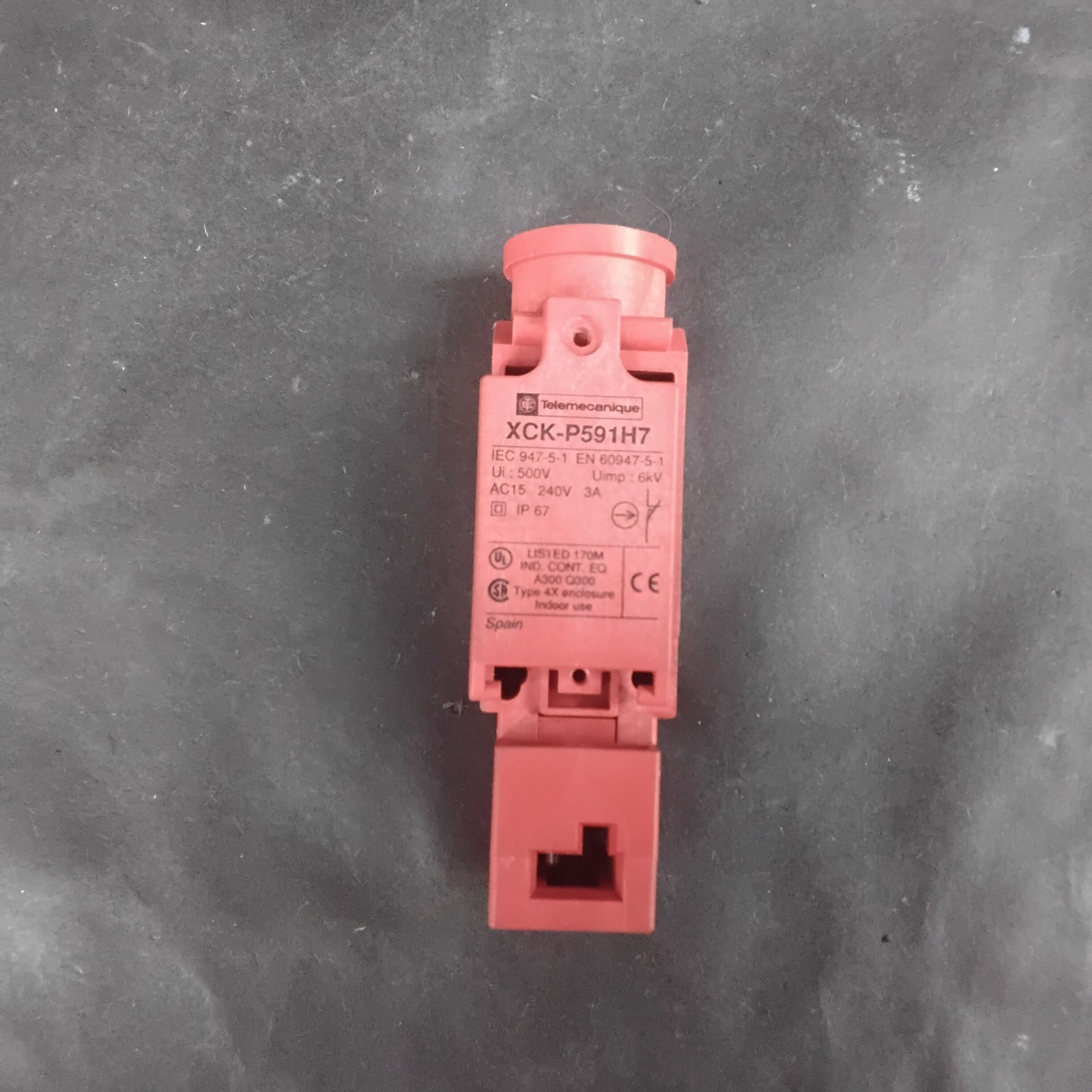Used TELEMECANIQUE XCK-P591H7 SAFETY INTERLOCK SWITCH ($25 OBO)