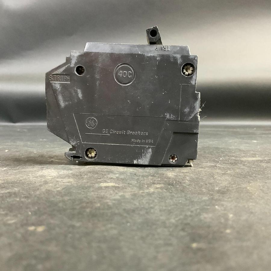 Used GENERAL ELECTRIC Q-LINE THQP CIRCUIT BREAKER 120/240VAC ($15 OBO)