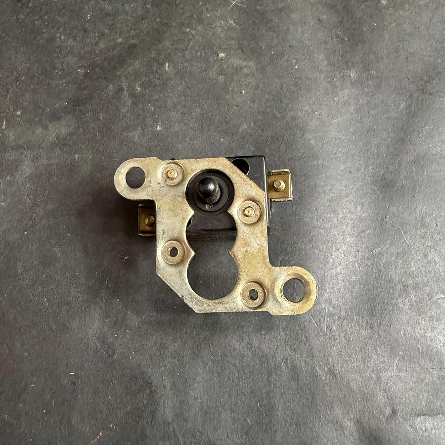 Used GENERAL ELECTRIC CR294OU310 CONTACT BLOCK ($12 OBO)
