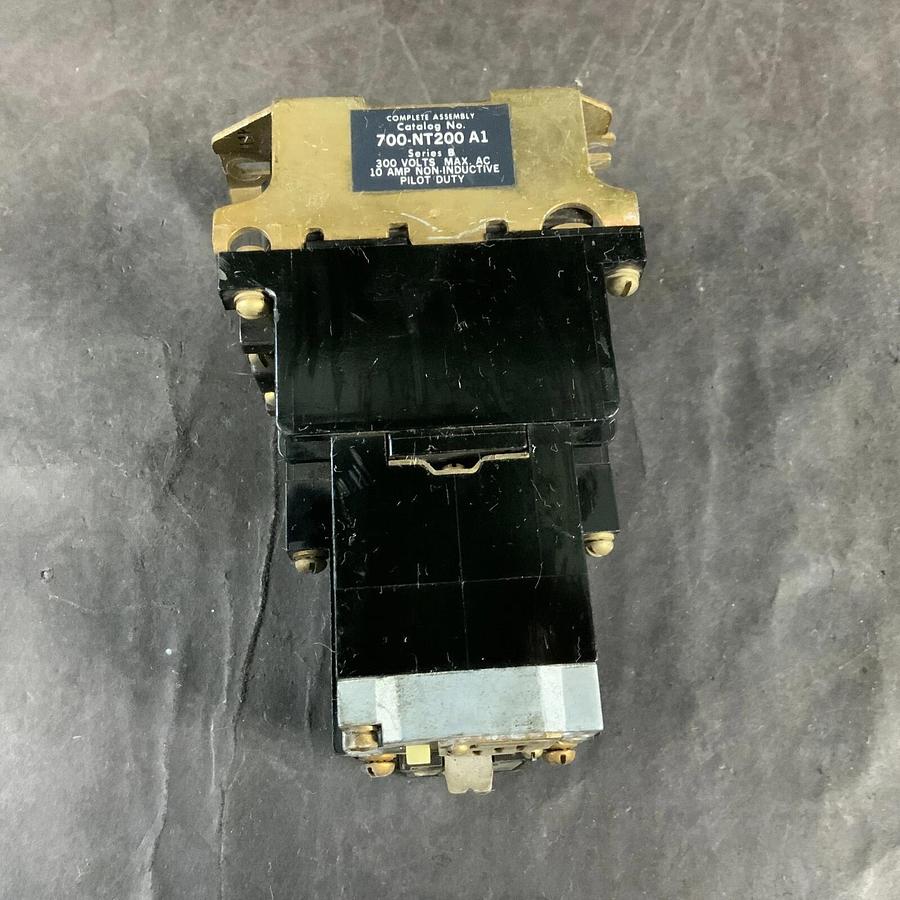 Used ALLEN BRADLEY 700-NT200A1 AC RELAY ($40 OBO)