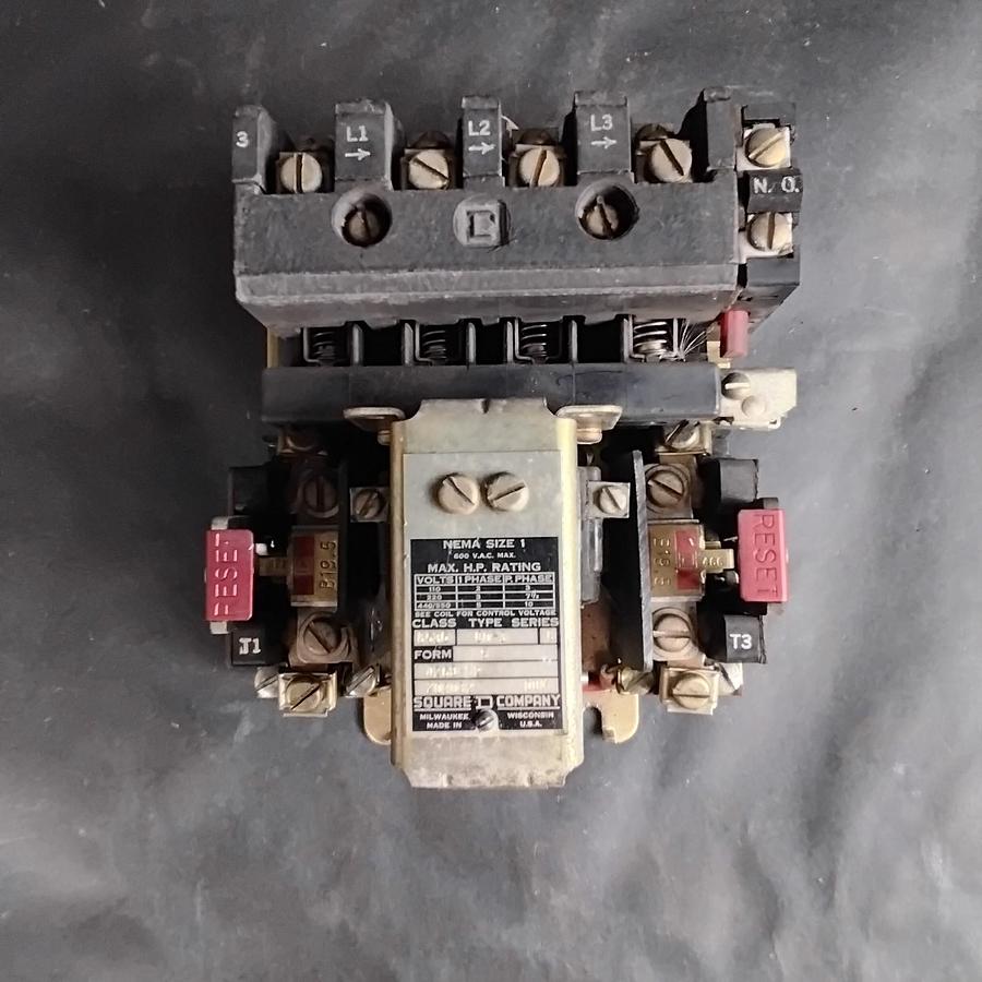 Used SQUARE D 8536 TYPE C0-3 MOTOR STARTER ($40 OBO)