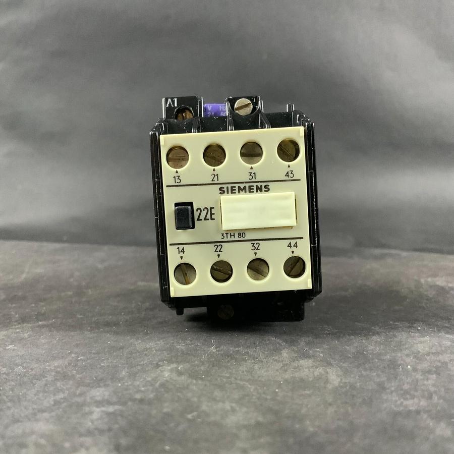 Used SIEMENS 3TH80 2S-0A 24/29V CONTACTOR ($10 OBO)