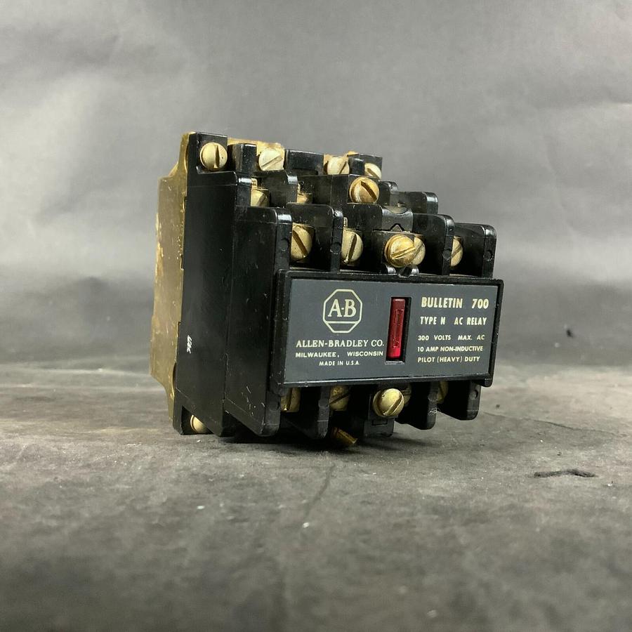 Used ALLEN BRADLEY 700-N800A1 SERIES B ($25 OBO)