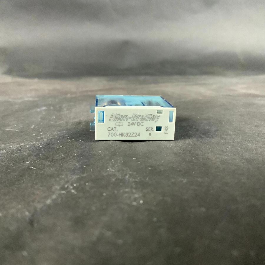 Used ALLEN BRADLEY 700-HK32Z24 RELAY ($10 OBO)