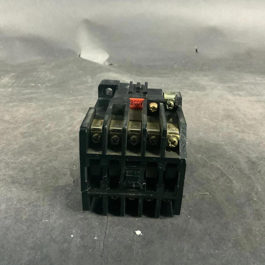 Used MITSUBISHI SR-40RM CONTACTOR RELAY ($100 OBO)