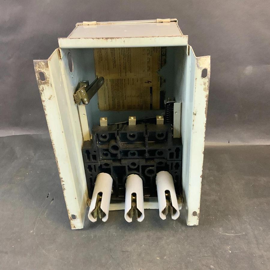 Used ITE SIEMENS BOSI4321 FUSIBLE BUSWAY PLUG SWITCH ($200 OBO)
