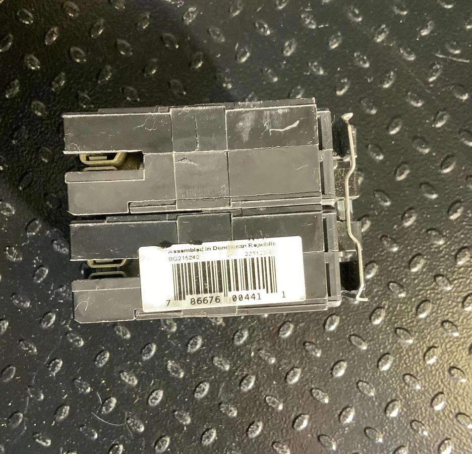 EATON BQ215240 ($79.99 OBO)