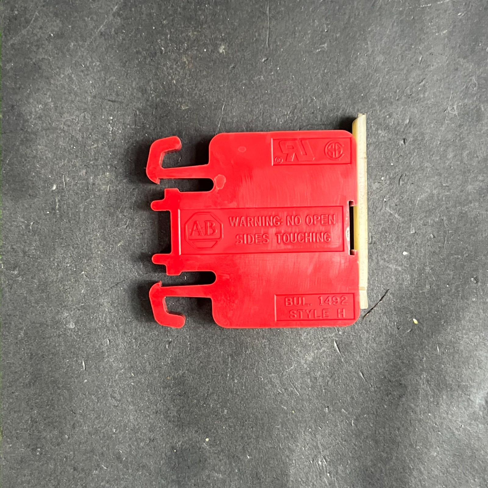 Used ALLEN BRADLEY BUL. 1492 RED/BLUE WIRE TERMINAL ($5 OBO)