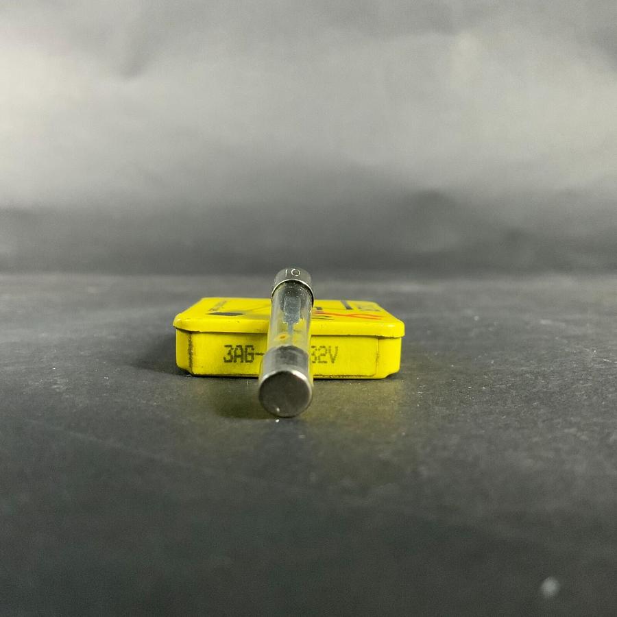 D&R 3AG-10A-32V FUSE - SET OF 5 ($5 OBO)